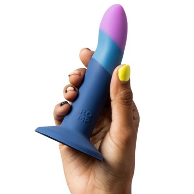 ROMP - PICCOLO DILDO DE SILICONE COM VENTOSA TRICOLORIDA 14 CM - D-245886 - Dona Pimenta