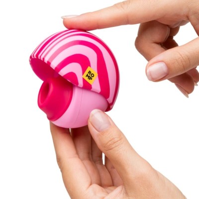 ROMP - SPIN CLITORAL SUCTION ANTITUDE COM ABERTURA E FECHAMENTO ROTATIVOS - D-245863 - Dona Pimenta