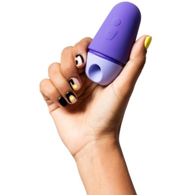 ROMP - FREE ESTIMULADOR CLITORIAL GRÁTIS COM TAMPA, 10 NÍVEIS, RECARREGÁVEL, ROXO - D-245872 - Dona Pimenta