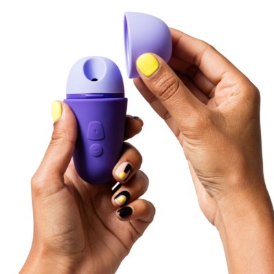 ROMP - FREE ESTIMULADOR CLITORIAL GRÁTIS COM TAMPA, 10 NÍVEIS, RECARREGÁVEL, ROXO - D-245872 - Dona Pimenta