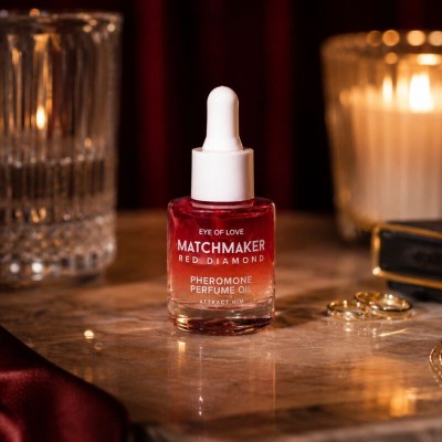 EYE OF LOVE - ÓLEO PERFUME DE FEROMÔNIO RED DIAMOND PARA CASABILISTAS 20 ML - D-246400 - Dona Pimenta