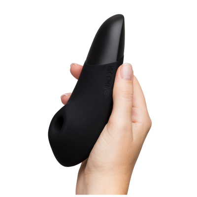 WOMANIZER - ESTIMULADOR CLITORIAL INTENSO PRETO - D-245095 - Dona Pimenta