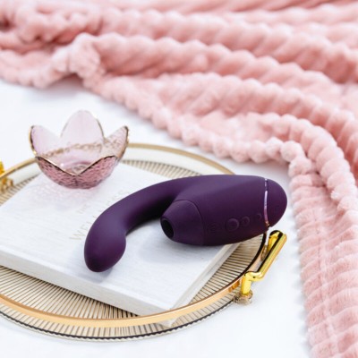 WOMANIZER - DUO NEXT ESTIMULADOR DUPLO DE CLITOR E PONTO G PRETO - D-245099 - Dona Pimenta