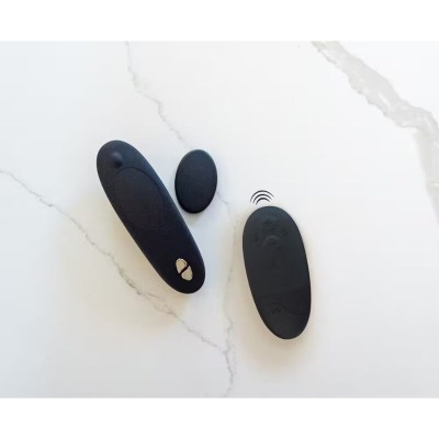 WE-VIBE - MOXIE + CLITORAL VIBRATOR SATIN BLACK - D-235692 - Dona Pimenta