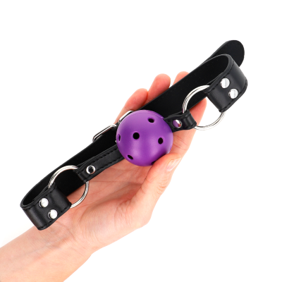 KINK - BOLA RESPIRÃVEL 4 CM MORDAÇA COM REBITE DUPLO ROXO 62,5 x 2,5 CM AJUSTÁVEL 42-58 CM - D-240853 - Dona Pimenta