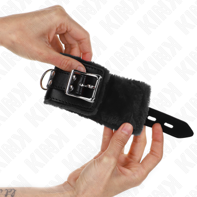 KINK - PULSO FORRO DE PELE PRETO COM CINTO PRETO AJUSTÁVEL 17-29 CM X 6 CM - D-241029 - Dona Pimenta