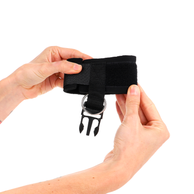 KINK - RETENÇÕES DE PULSO NEOPRENE HOOK&LOOP FASTENER PRETO AJUSTÁVEIS 22-34 CM - D-241102 - Dona Pimenta