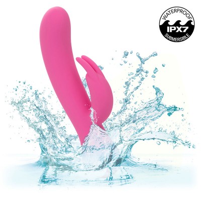 CALEXOTICS - FIRST TIME VIBRADOR COELHO RECARREGÁVEL ROSA - D-241412 - Dona Pimenta