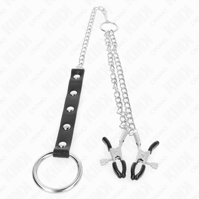 KINK - ANEL DE PÉNIS DE METAL COM CORRENTE E GRAMPOS DE MAMILO AJUSTÁVEIS - D-241279 - Dona Pimenta
