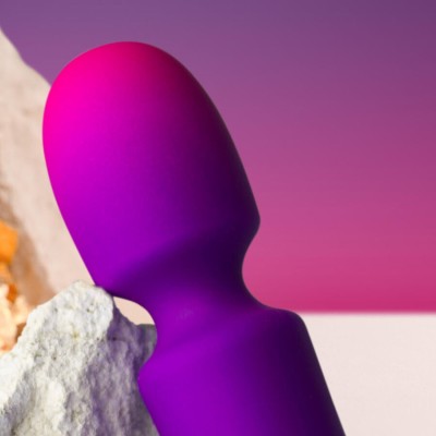 ROCKS-OFF - GLO-GIRL VIBRADOR WAND MINI ROXO - D-244039 - Dona Pimenta