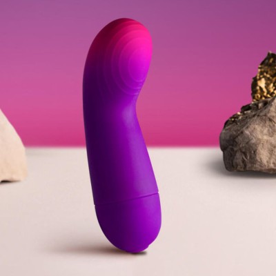 ROCKS-OFF - GLOW GIRL VIBE VIBRADOR DISCRETO ROXO PARA PONTO G - D-244040 - Dona Pimenta