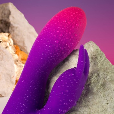 ROCKS-OFF - VIBRADOR GLO-GIRL PURPLE RABBIT - D-244038 - Dona Pimenta