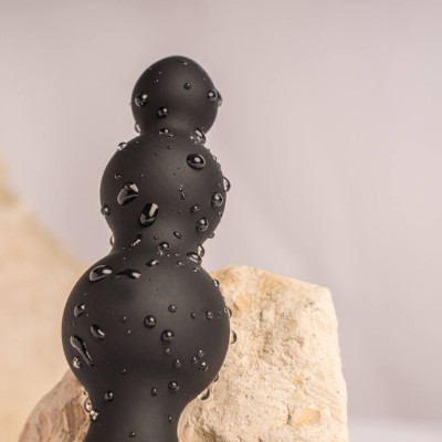 ROCKS-OFF - PETITE SENSATIONS BUBBLES PLUG ANAL VIBRADOR PRETO - D-244054 - Dona Pimenta