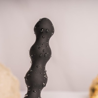 ROCKS-OFF - PETITE SENSATIONS PEARLS PLUG ANAL VIBRADOR PRETO - D-244055 - Dona Pimenta