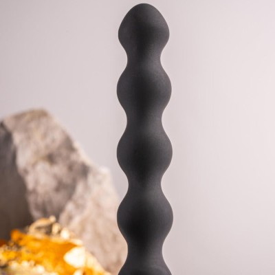 ROCKS-OFF - PETITE SENSATIONS PEARLS PLUG ANAL VIBRADOR PRETO - D-244055 - Dona Pimenta