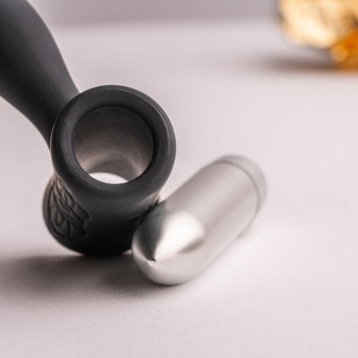 ROCKS-OFF - PETITE SENSATIONS TEAZER PLUG ANAL VIBRADOR PRETO - D-244056 - Dona Pimenta