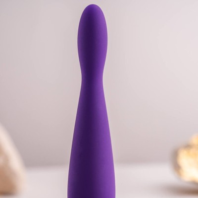 ROCKS-OFF - PETITE SENSATIONS TEAZER PLUG ANAL VIBRADOR ROXO - D-244057 - Dona Pimenta