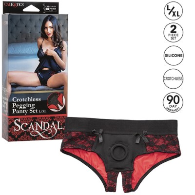CALEXOTICS - CONJUNTO DE CALCINHAS SCANDAL CROTCHLESS COM DILDO TAMANHO P/M - D-243673 - Dona Pimenta